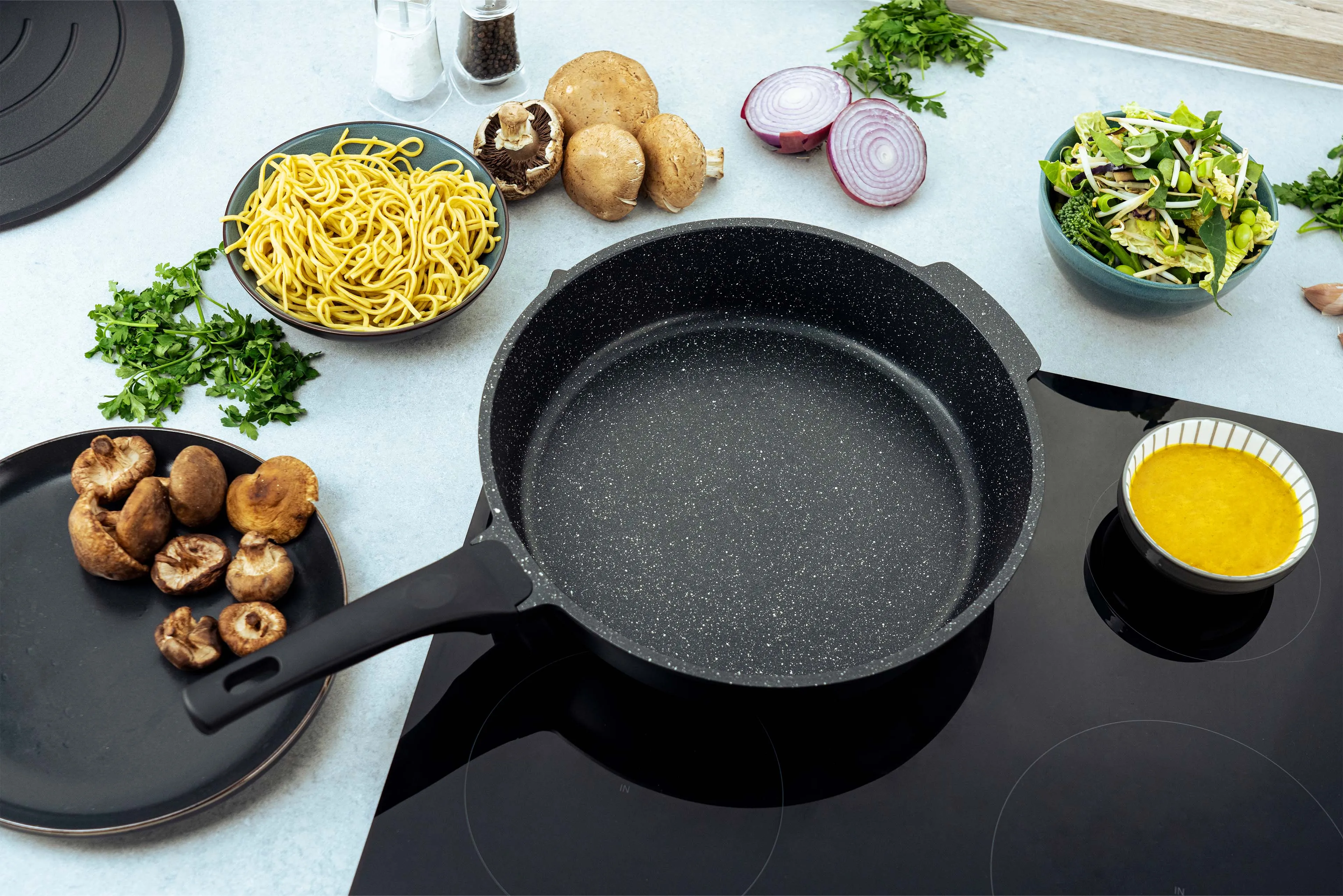 Commichef Cast Aluminium 28cm All-In-One-Pan - Black